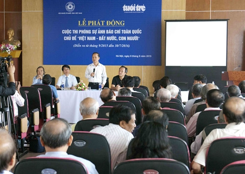 Lễ phát động cuộc thi phóng sự ảnh Báo chí toàn quốc chủ đề "Việt Nam - Đất nước, con người". Ảnh: Minh Đức – TTXVN Lễ phát động cuộc thi phóng sự ảnh Báo chí toàn quốc chủ đề "Việt Nam - Đất nước, con người". Ảnh: Minh Đức – TTXVN