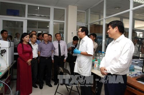 Bộ trưởng Nguyễn Thị Kim Tiến thăm Viện Y tế Công cộng Thành phố Hồ Chí Minh. Ảnh: Phương Vy-TTXVN. Bộ trưởng Nguyễn Thị Kim Tiến thăm Viện Y tế Công cộng Thành phố Hồ Chí Minh. Ảnh: Phương Vy-TTXVN.