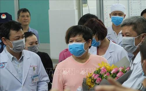 Bệnh nhân Li Ding khi xuất viện. Ảnh: Đinh Hằng - TTXVN