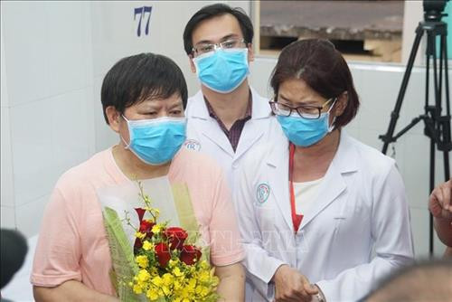 Bệnh nhân Li Ding khi xuất viện. Ảnh: Đinh Hằng - TTXVN