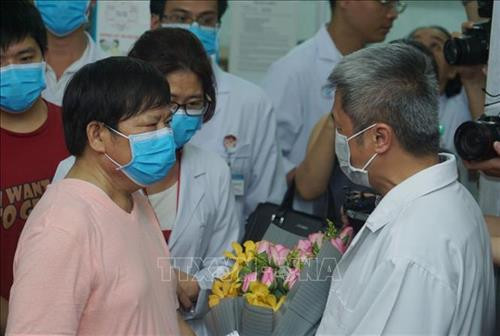 Bệnh nhân Li Ding khi xuất viện. Ảnh: Đinh Hằng - TTXVN