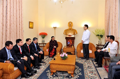 Phó Chủ tịch Quốc hội Tòng Thị Phóng thăm, làm việc với Đại sứ quán Việt Nam tại Cuba. Ảnh: Vũ Lê Hà-Phóng viên TTXVN tại Cuba