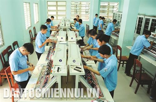 Trang thiết bị hiện đại phục vụ việc giảng dạy, đào tạo nghề cho các học viên, sinh viên tại Trường Cao đẳng nghề Cần Thơ. Ảnh: An Hiếu