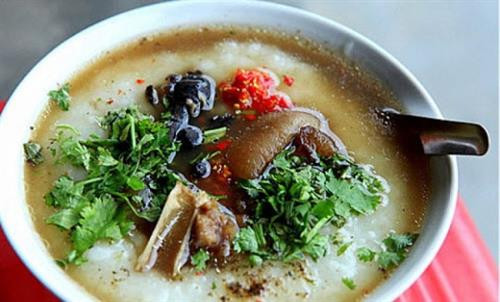 Cháo ấu tẩu có vị đắng, không dễ ăn từ lúc đầu nhưng càng ăn càng thấy hấp dẫn Cháo ấu tẩu có vị đắng, không dễ ăn từ lúc đầu nhưng càng ăn càng thấy hấp dẫn