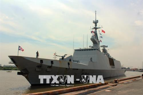 Tàu hộ tống Surcouf do Trung tá Christine Ribbe chỉ huy cập cảng Thành phố Hồ Chí Minh vào sáng 1/6. Ảnh: Xuân Khu-TTXVN