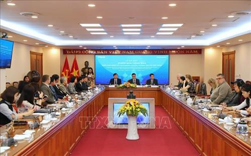 Quang cảnh buổi lễ. Ảnh: Thành Đạt - TTXVN Quang cảnh buổi lễ. Ảnh: Thành Đạt - TTXVN