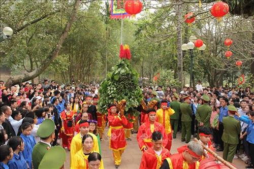 Lễ rước cỏ voi của người dân thôn Xuân Tảo, xã Xuân Giang. Ảnh: Quang Quyết - TTXVN Người dân xin lộc hoa tre trong ngày hội cầu mong một năm sức khỏe, may mắn…Ảnh: Quang Quyết - TTXVN Lễ rước cỏ voi của người dân thôn Xuân Tảo, xã Xuân Giang. Ảnh: Quang Quyết - TTXVN Lễ rước trầu cau của người dân thôn Đan Tảo, xã Tân Minh. Ảnh: Quang Quyết - TTXVN Nghi thức rước vị nữ tướng tại Lễ hội đền Sóc năm 2019. Ảnh: Quang Quyết - TTXVN Lễ rước ngà voi của người dân thôn Đức Hậu, xã Đức Hòa. Ảnh: Quang Quyết - TTXVN Quang cảnh Lễ khai hội đền Sóc năm 2019. Ảnh: Quang Quyết - TTXVN Đông đảo du khách thập phương về dự lễ khai hội đền Sóc năm 2019. Ảnh: Quang Quyết - TTXVN Lễ rước voi chiến của người dân thôn Dược Thượng, xã Tiên Dược. Ảnh: Quang Quyết - TTXVN Lễ rước cầu húc của người dân thôn Xuân Dục, xã Tân Minh. Ảnh: Quang Quyết - TTXVN Lễ rước cỏ voi của người dân thôn Xuân Tảo, xã Xuân Giang. Ảnh: Quang Quyết - TTXVN Người dân xin lộc hoa tre trong ngày hội cầu mong một năm sức khỏe, may mắn…Ảnh: Quang Quyết - TTXVN Lễ rước cỏ voi của người dân thôn Xuân Tảo, xã Xuân Giang. Ảnh: Quang Quyết - TTXVN Lễ rước trầu cau của người dân thôn Đan Tảo, xã Tân Minh. Ảnh: Quang Quyết - TTXVN Nghi thức rước vị nữ tướng tại Lễ hội đền Sóc năm 2019. Ảnh: Quang Quyết - TTXVN Lễ rước ngà voi của người dân thôn Đức Hậu, xã Đức Hòa. Ảnh: Quang Quyết - TTXVN Quang cảnh Lễ khai hội đền Sóc năm 2019. Ảnh: Quang Quyết - TTXVN Đông đảo du khách thập phương về dự lễ khai hội đền Sóc năm 2019. Ảnh: Quang Quyết - TTXVN Lễ rước voi chiến của người dân thôn Dược Thượng, xã Tiên Dược. Ảnh: Quang Quyết - TTXVN Lễ rước cầu húc của người dân thôn Xuân Dục, xã Tân Minh. Ảnh: Quang Quyết - TTXVN