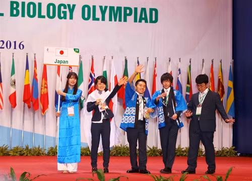 Phần giới thiệu của đoàn học sinh Nhật Bản tại Lễ khai mạc. Ảnh: Quý Trung – TTXVN