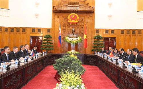 Thủ tướng Nguyễn Xuân Phúc và Thủ tướng Slovakia, Ngài Robert Fico tiên hành hội đàm. Ảnh:Thống Nhất-TTXVN