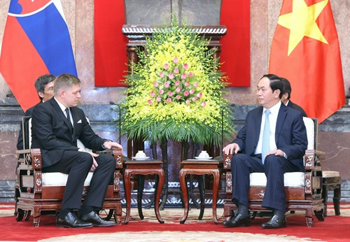 Chủ tịch nước Trần Đại Quang tiếp Thủ tướng Slovakia, Ngài Robert Fico đang thăm chính thức Việt Nam. Ảnh: Nhan Sáng-TTXVN Chủ tịch nước Trần Đại Quang tiếp Thủ tướng Slovakia, Ngài Robert Fico đang thăm chính thức Việt Nam. Ảnh: Nhan Sáng-TTXVN
