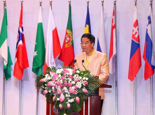 Ông Poonpipope Kasemsap, Chủ tịch Ủy ban Olympic Sinh học quốc tế phát biểu tại lễ khai mạc. Ảnh: Quý Trung – TTXVN