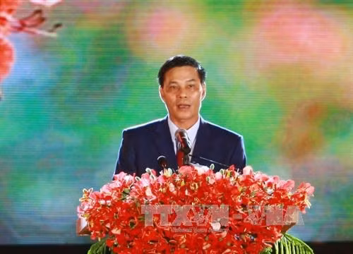 Chủ tịch Ủy ban nhân dân thành phố Hải Phòng Nguyễn Văn Tùng phát biểu khai mạc lễ hội. Ảnh: Lâm Khánh – TTXVN Chủ tịch Ủy ban nhân dân thành phố Hải Phòng Nguyễn Văn Tùng phát biểu khai mạc lễ hội. Ảnh: Lâm Khánh – TTXVN