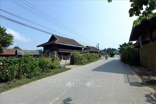 Đường giao thông thuận tiện cho việc phát triển kinh tế. Ảnh: Phan Tuấn Anh – TTXVN Đường giao thông thuận tiện cho việc phát triển kinh tế. Ảnh: Phan Tuấn Anh – TTXVN