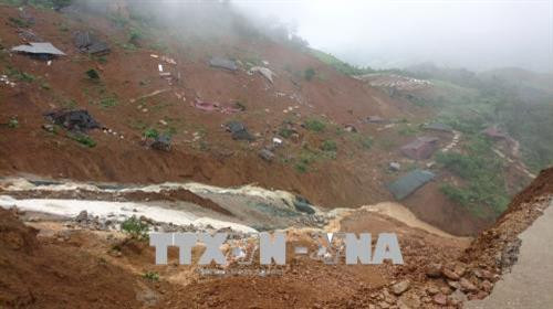 Hiện trường vụ sạt lở. Ảnh: Việt Hoàng - TTXVN Hiện trường vụ sạt lở. Ảnh: Việt Hoàng - TTXVN
