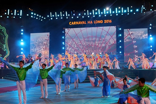 Chương trình nghệ thuật Carnaval Hạ Long 2016 là một điểm nhấn trong Tuần Du lịch Hạ Long - Quảng Ninh 2016. Ảnh: Nguyễn Hoàng- TTXVN Chương trình nghệ thuật Carnaval Hạ Long 2016 là một điểm nhấn trong Tuần Du lịch Hạ Long - Quảng Ninh 2016. Ảnh: Nguyễn Hoàng- TTXVN