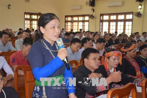 Cử tri huyện Văn Yên nêu ý kiến, kiến nghị với đoàn ĐBQH khóa XVI tỉnh Yên Bái. Ảnh: Tuấn Anh-TTXVN Cử tri huyện Văn Yên nêu ý kiến, kiến nghị với đoàn ĐBQH khóa XVI tỉnh Yên Bái. Ảnh: Tuấn Anh-TTXVN