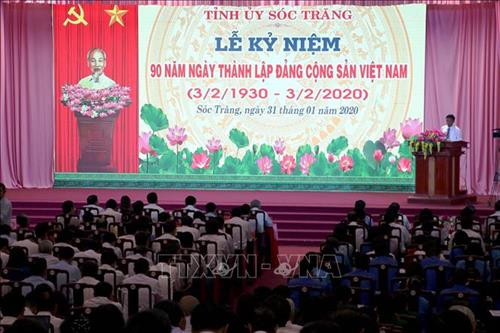 Ban Thường vụ Tỉnh ủy Sóc Trăng tổ chức Lễ kỷ niệm 90 năm Ngày thành lập Đảng. Ảnh: Trung Hiếu - TTXVN Ban Thường vụ Tỉnh ủy Sóc Trăng tổ chức Lễ kỷ niệm 90 năm Ngày thành lập Đảng. Ảnh: Trung Hiếu - TTXVN
