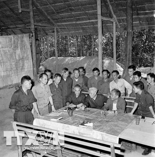 Bộ Chỉ huy Chiến dịch Hồ Chí Minh tại căn cứ Tà Thiết-Lộc Ninh. Ảnh: Tư liệu TTXVN Bộ Chỉ huy Chiến dịch Hồ Chí Minh tại căn cứ Tà Thiết-Lộc Ninh. Ảnh: Tư liệu TTXVN