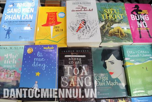Các tác phẩm văn học được giới thiệu tại Ngày hội. Ảnh: An Hiếu Các tác phẩm văn học được giới thiệu tại Ngày hội. Ảnh: An Hiếu