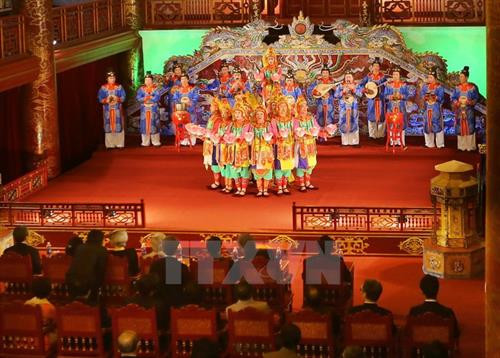 Nhã nhạc Cung đình Huế sẽ được trình diễn tại phố cổ Hà Nội. Ảnh: Hồ Cầu - TTXVN Nhã nhạc Cung đình Huế sẽ được trình diễn tại phố cổ Hà Nội. Ảnh: Hồ Cầu - TTXVN