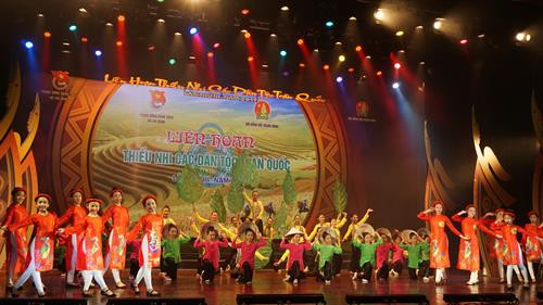 Các tiết mục văn nghệ đặc sắc do các em thiếu nhi biểu diễn tại Liên hoan. Ảnh: Hoàng Tâm