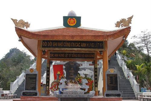 Đài tưởng niệm 468 tưởng niệm các anh hùng, liệt sỹ anh dũng hy sinh tại mặt trận Vị Xuyên (Hà Giang) trong cuộc chiến đấu bảo vệ biên giới phía Bắc. Ảnh: Nguyễn Chiên- TTXVN Đài tưởng niệm 468 tưởng niệm các anh hùng, liệt sỹ anh dũng hy sinh tại mặt trận Vị Xuyên (Hà Giang) trong cuộc chiến đấu bảo vệ biên giới phía Bắc. Ảnh: Nguyễn Chiên- TTXVN