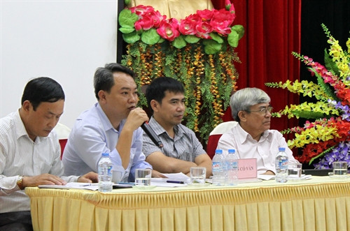 Các chuyên gia thủy sản giải đáp những thắc mắc cho các hộ nuôi cá Các chuyên gia thủy sản giải đáp những thắc mắc cho các hộ nuôi cá