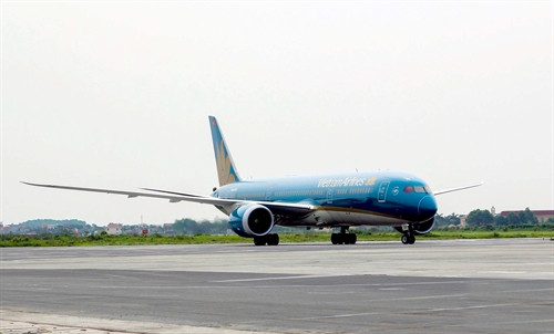 Máy bay của Hãng hàng không Vietnam Airline tại Cảng Hàng không quốc tế Cát Bi, Hải Phòng. Ảnh: Hoàng Ngọc-TTXVN Máy bay của Hãng hàng không Vietnam Airline tại Cảng Hàng không quốc tế Cát Bi, Hải Phòng. Ảnh: Hoàng Ngọc-TTXVN