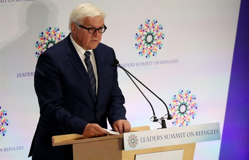 Ngoại trưởng Đức Frank-Walter Steinmeier phát biểu tại Hội nghị cấp cao về người di cư và tị nạn tại phiên thảo luận Khóa họp 71 Đại hội đồng LHQ ở New York (Mỹ) ngày 20/9. EPA/ TTXVN
