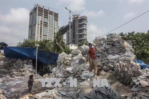 Bãi rác thải ô nhiễm tại thành phố Bandung, Tây Java,Indonesia Bãi rác thải ô nhiễm tại Yangon, Myanmar Bãi rác ô nhiễm tại Kolkata, Ấn Độ Bãi rác thải ô nhiễm tại thủ đô Dhaka, Bangladesh Những bãi rác thải ô nhiễm tại thủ đô Islamabad, Pakistan Bãi rác thải ô nhiễm tại thành phố Bandung, Tây Java,Indonesia Bãi rác thải ô nhiễm tại Yangon, Myanmar Bãi rác ô nhiễm tại Kolkata, Ấn Độ Bãi rác thải ô nhiễm tại thủ đô Dhaka, Bangladesh Những bãi rác thải ô nhiễm tại thủ đô Islamabad, Pakistan
