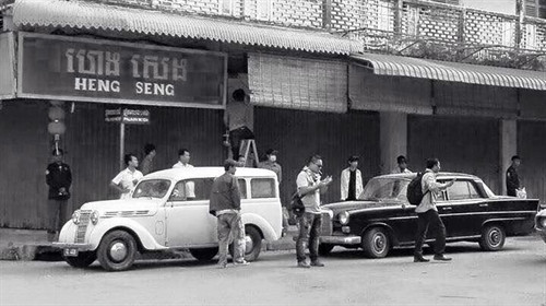 Hiện trường một bối cảnh được phục dựng phục vụ cảnh quay bộ phim tại Campuchia. Ảnh: Facebook.