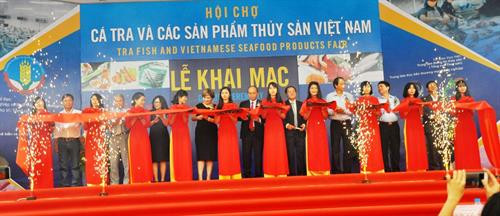 Hội chợ chuyên ngành thủy sản đầu tiên vừa được tổ chức tại Hà Nội