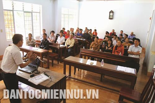 Hội nghị tuyên truyền phát triển kinh tế tập thể năm 2018 cho đồng bào dân tộc thiểu số ở xã Đắk Gằn, huyện Đắk Mil