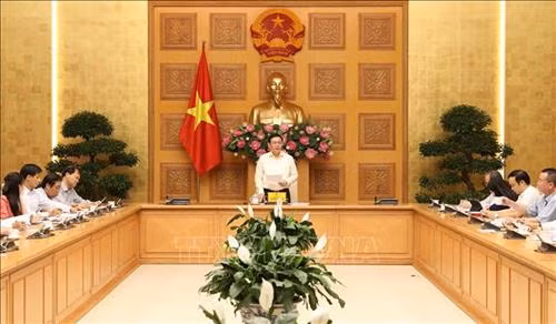 Phó Thủ tướng Vương Đình Huệ, Trưởng Ban Chỉ đạo điều hành giá chủ trì cuộc họp. Ảnh: Văn Điệp - TTXVN