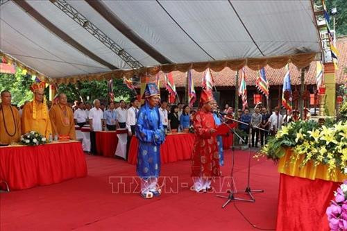 Đọc văn tế Anh hùng dân tộc, Danh nhân văn hóa thế giới Nguyễn Trãi. Ảnh: Mạnh Minh - TTXVN