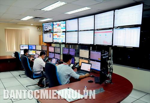 Trung tâm Dữ liệu và điều hành hệ thống mạng dùng chung giai đoạn 1 đã đi vào hoạt động tại Công viên phần mềm Quang Trung trên cơ sở tích hợp các dữ liệu hiện có của các sở, ngành của Thành phố Hồ Chí Minh. Ảnh: An Hiếu