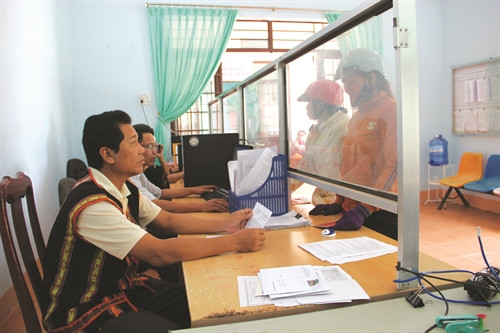 Huyện Buôn Đôn hiện có 1.535 cán bộ, công chức, trong đó có 323 người là người dân tộc thiểu số