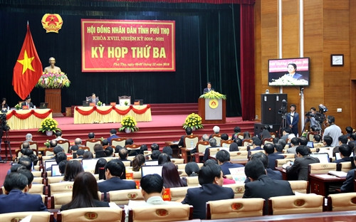 Quang cảnh kỳ họp thứ ba Hội đồng nhân dân tỉnh Phú Thọ khóa XVIII. Ảnh: Trung Kiên – TTXVN