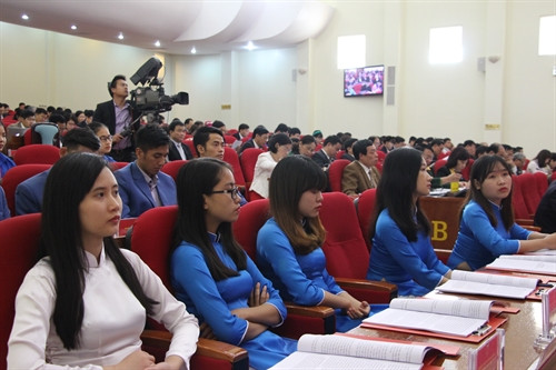 Học sinh, sinh viên tham dự phiên khai mạc Kỳ họp thứ 4, khoá XIII Hội đồng nhân dân tỉnh Quảng Ninh . Ảnh:Văn Đức- TTXVN