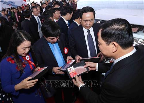 Các đại biểu thăm khu trưng bày sản phẩm thịt mát của tập đoàn Masan Nutri – Science Việt Nam, ngày khánh thành. Ảnh: Vũ Sinh - TTXVN Các đại biểu thăm khu trưng bày sản phẩm thịt mát của tập đoàn Masan Nutri – Science Việt Nam, ngày khánh thành. Ảnh: Vũ Sinh - TTXVN