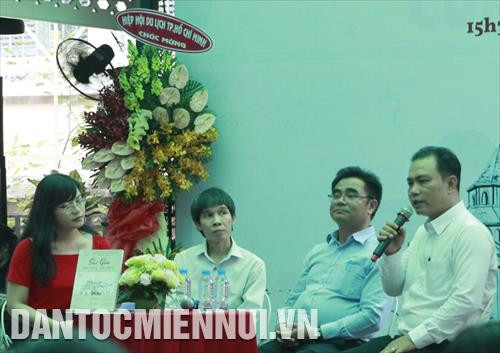 Các nhà nghiên cứu, nhà sưu tầm trò chuyện và chia sẻ với các độc giả về dự án “Sài Gòn - gìn vàng giữ ngọc”