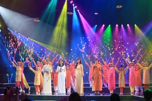 Nhiều chương trình nghệ thuật chào năm mới ảnh 1