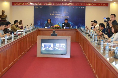 Quang cảnh bầu chọn Cống hiến tại Hà Nội Quang cảnh bầu chọn Cống hiến tại Hà Nội