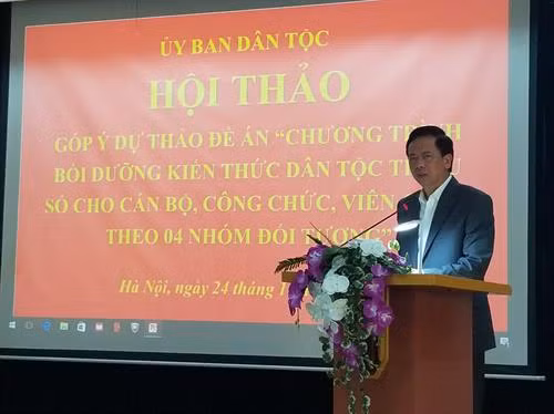 TS Phan Văn Hùng, Thứ trưởng, Phó Chủ nhiệm Ủy ban Dân tộc chủ trì Hội thảo. Ảnh: Hoàng Tâm