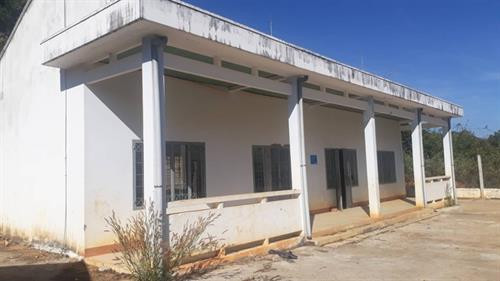 Vừa đưa vào sử dụng một năm, điểm trường đã bị bỏ hoang, có dấu hiệu xuống cấp, hư hỏng. Ảnh: truyenhinhthanhhoa.vn Vừa đưa vào sử dụng một năm, điểm trường đã bị bỏ hoang, có dấu hiệu xuống cấp, hư hỏng. Ảnh: truyenhinhthanhhoa.vn