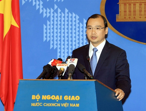 Nguời Phát ngôn Bộ Ngoại giao Lê Hải Bình phát biểu tại buổi họp báo. Ảnh: Phạm Kiên – TTXVN