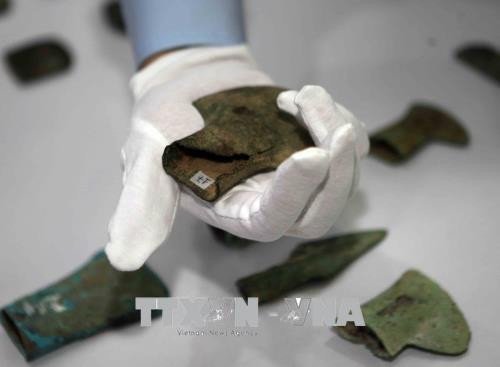 Các hiện vật được Đại sứ quán Việt Nam tại Cộng hòa Liên bang Đức bàn giao cho Bảo tàng Lịch sử quốc gia. Ảnh: Thanh Tùng-TTXVN Các hiện vật được Đại sứ quán Việt Nam tại Cộng hòa Liên bang Đức bàn giao cho Bảo tàng Lịch sử quốc gia. Ảnh: Thanh Tùng-TTXVN