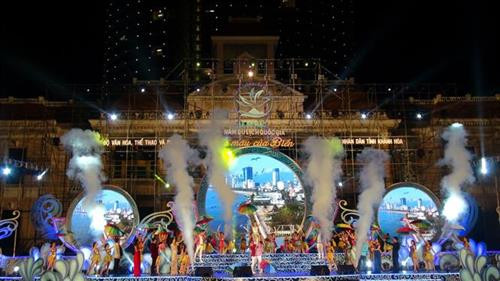 Lễ bế mạc bế mạc Năm Du lịch quốc gia 2019 - Sắc màu của Biển. Ảnh: Phan Sáu - TTXVN Lễ bế mạc bế mạc Năm Du lịch quốc gia 2019 - Sắc màu của Biển. Ảnh: Phan Sáu - TTXVN