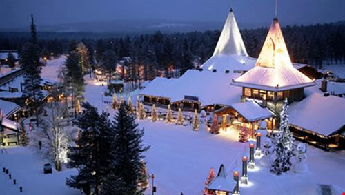 Lapland là một vùng đất nằm ở phía bắc của Phần Lan, rất gần với Cực Bắc nên một năm có tới 200 ngày mùa đông vô cùng lạnh giá. Lapland là một vùng đất nằm ở phía bắc của Phần Lan, rất gần với Cực Bắc nên một năm có tới 200 ngày mùa đông vô cùng lạnh giá.