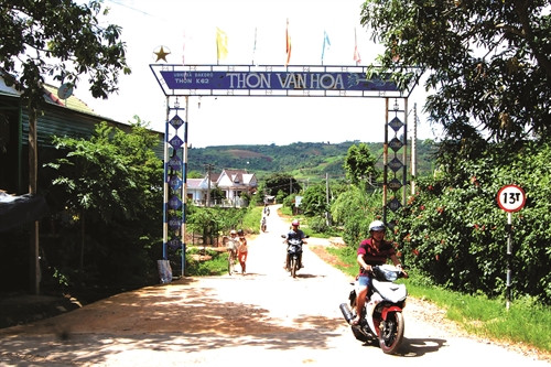 Nhiều tuyến đường liên thôn, liên xã trên địa bàn huyện đã được bê tông hoá